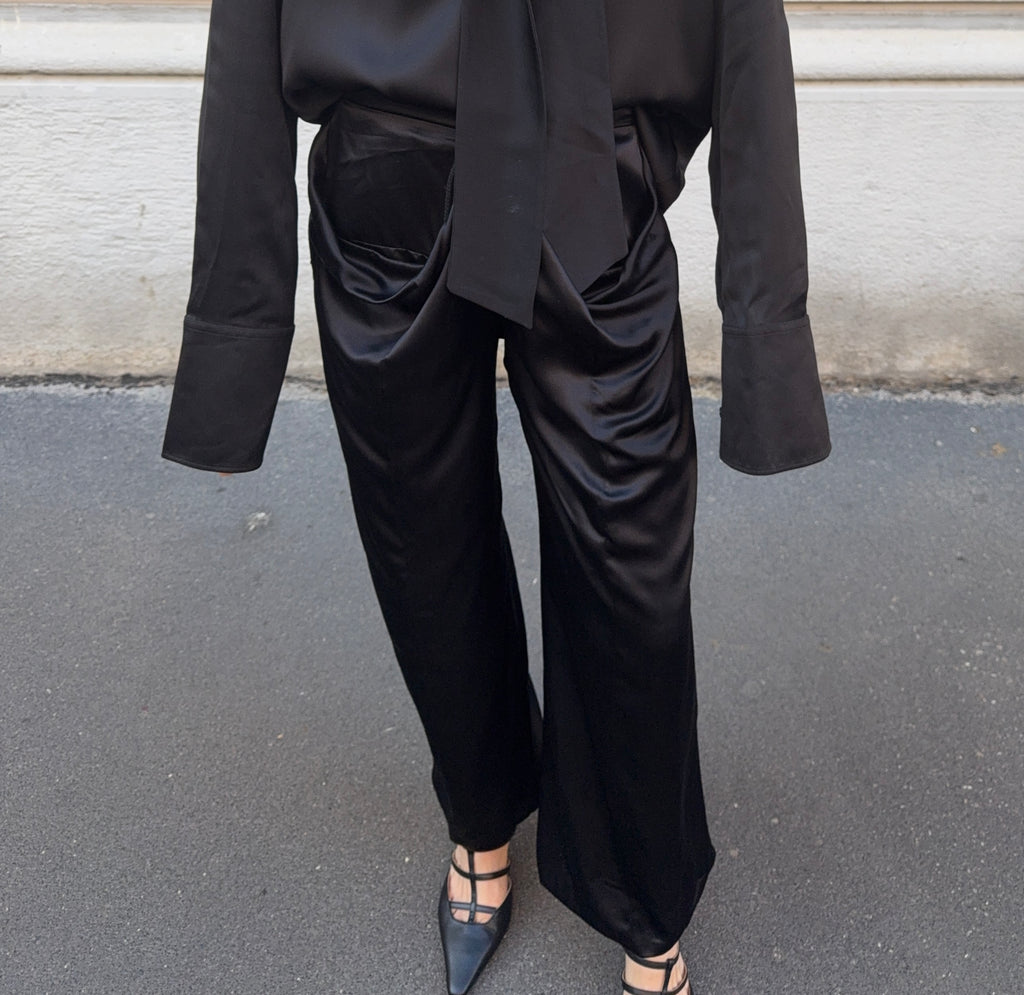 100 silk black joggers