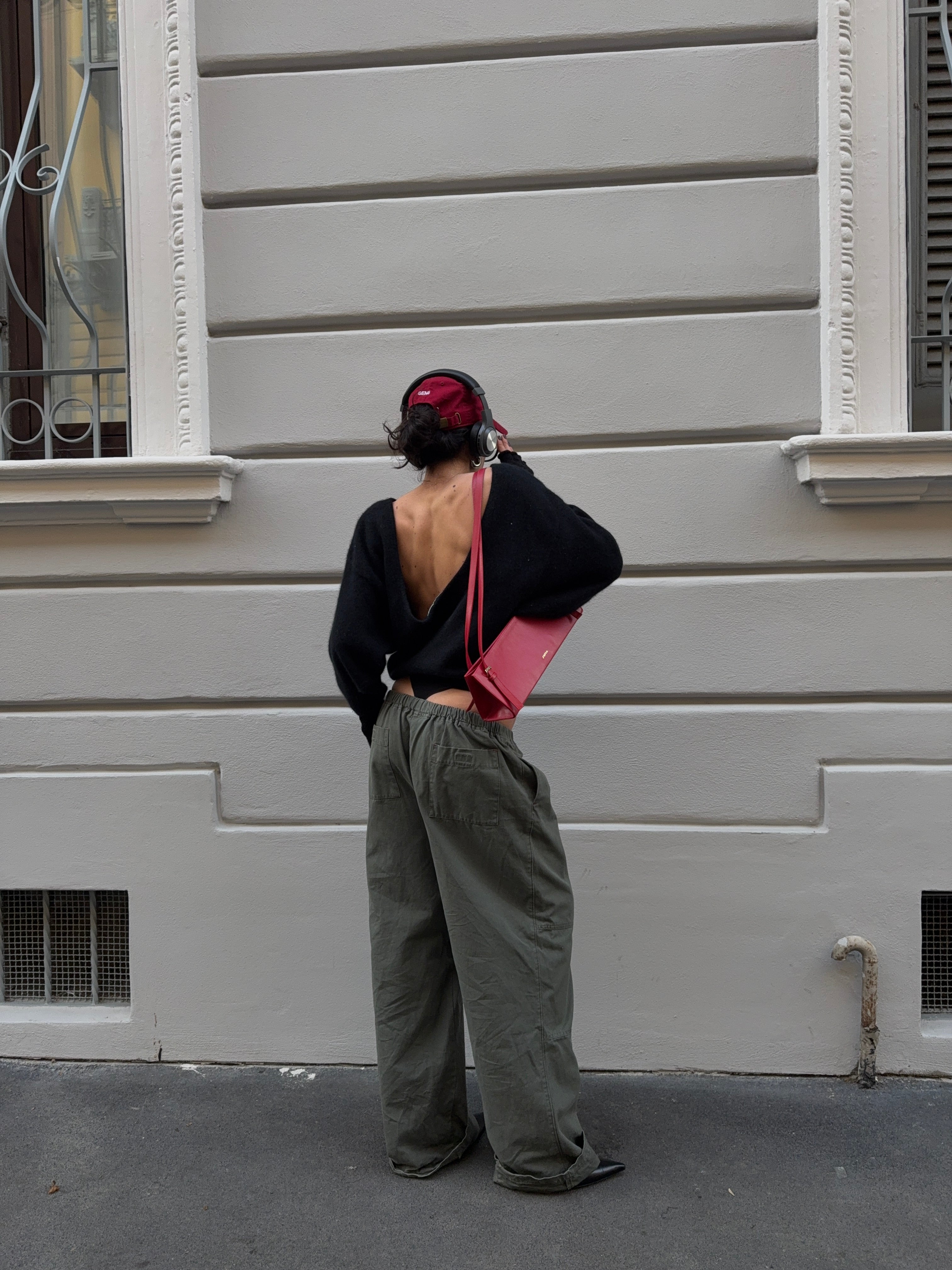 Backless jumper