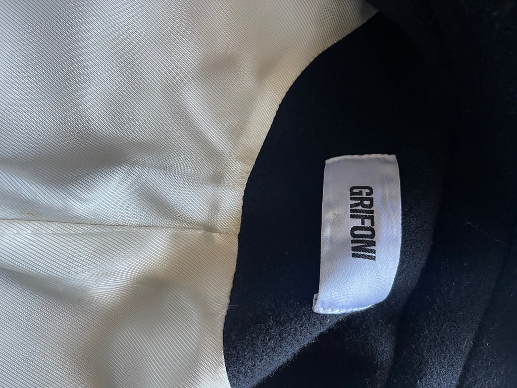 Il cappotto nero