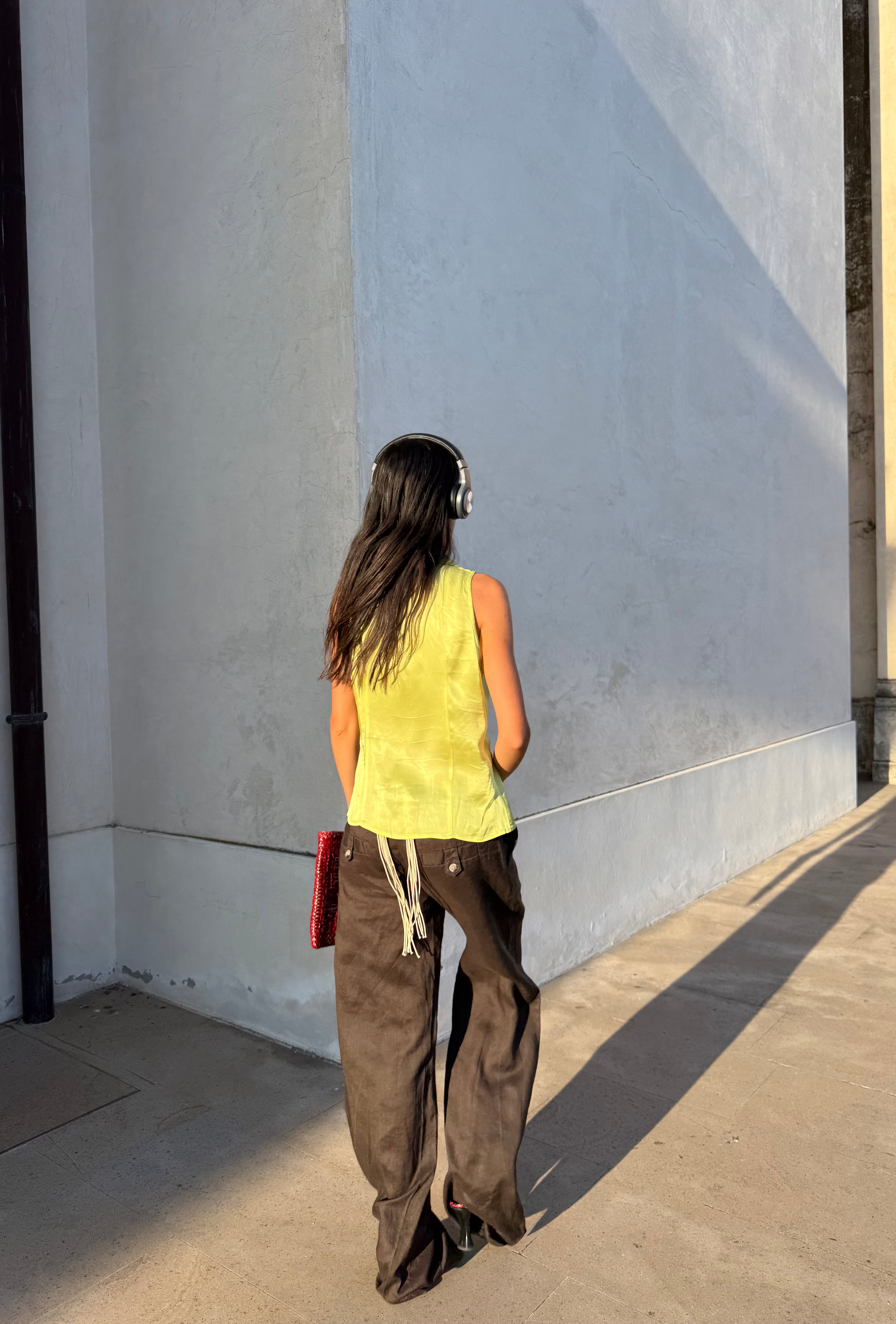 FERRÈ STUDIO lime slevelss top