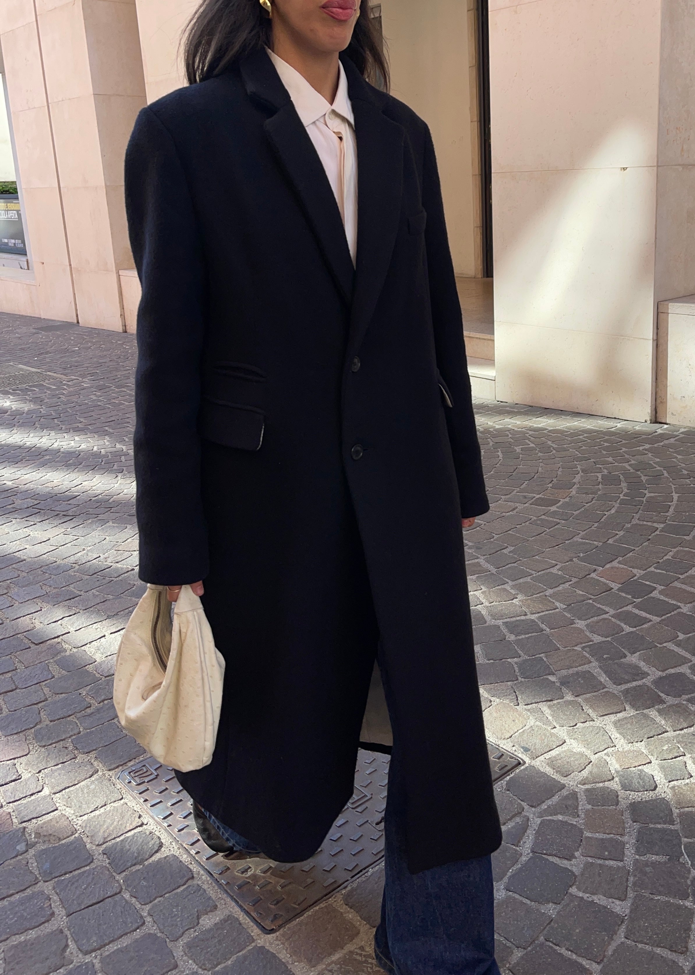 Il cappotto nero