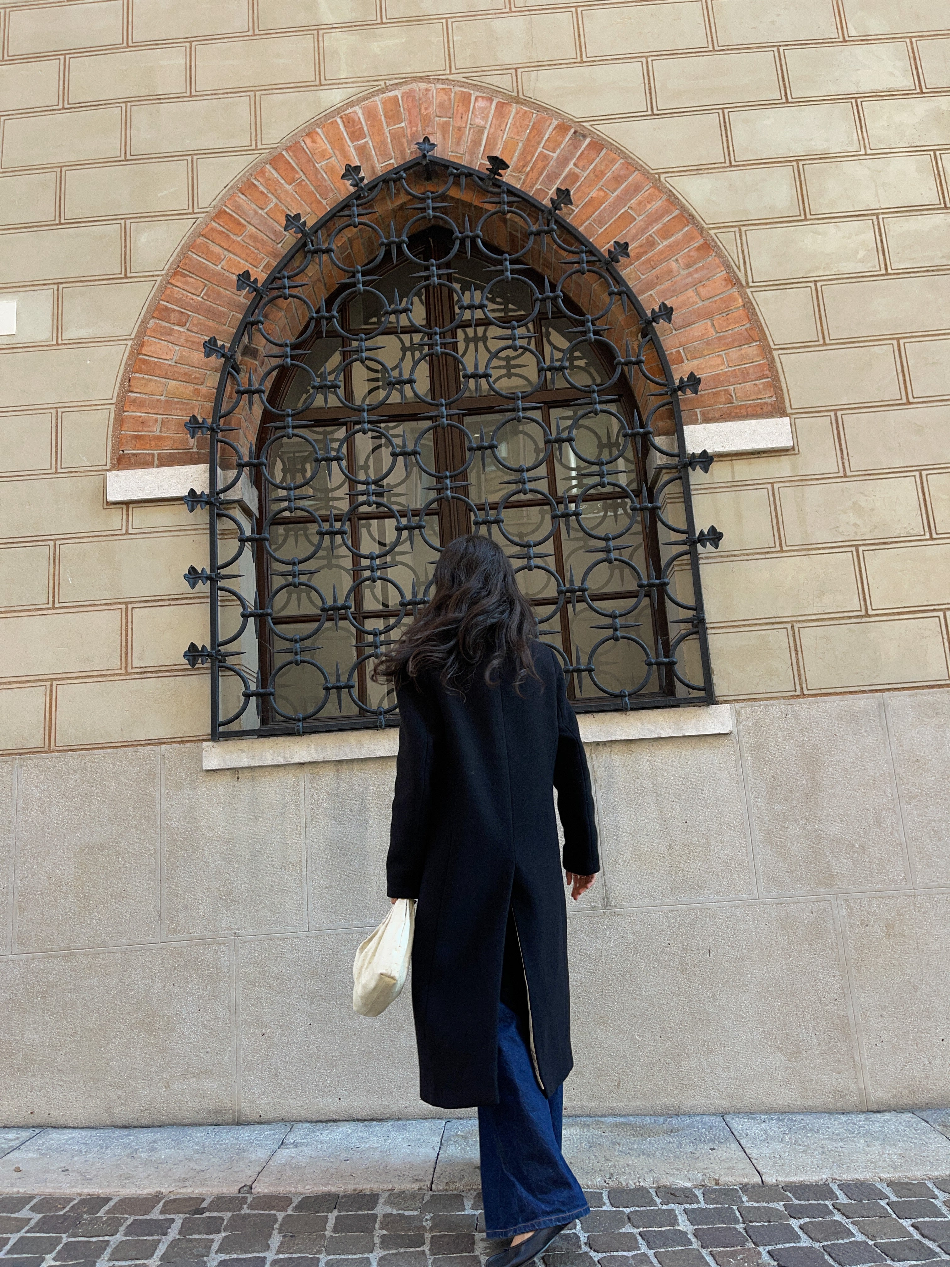 Il cappotto nero
