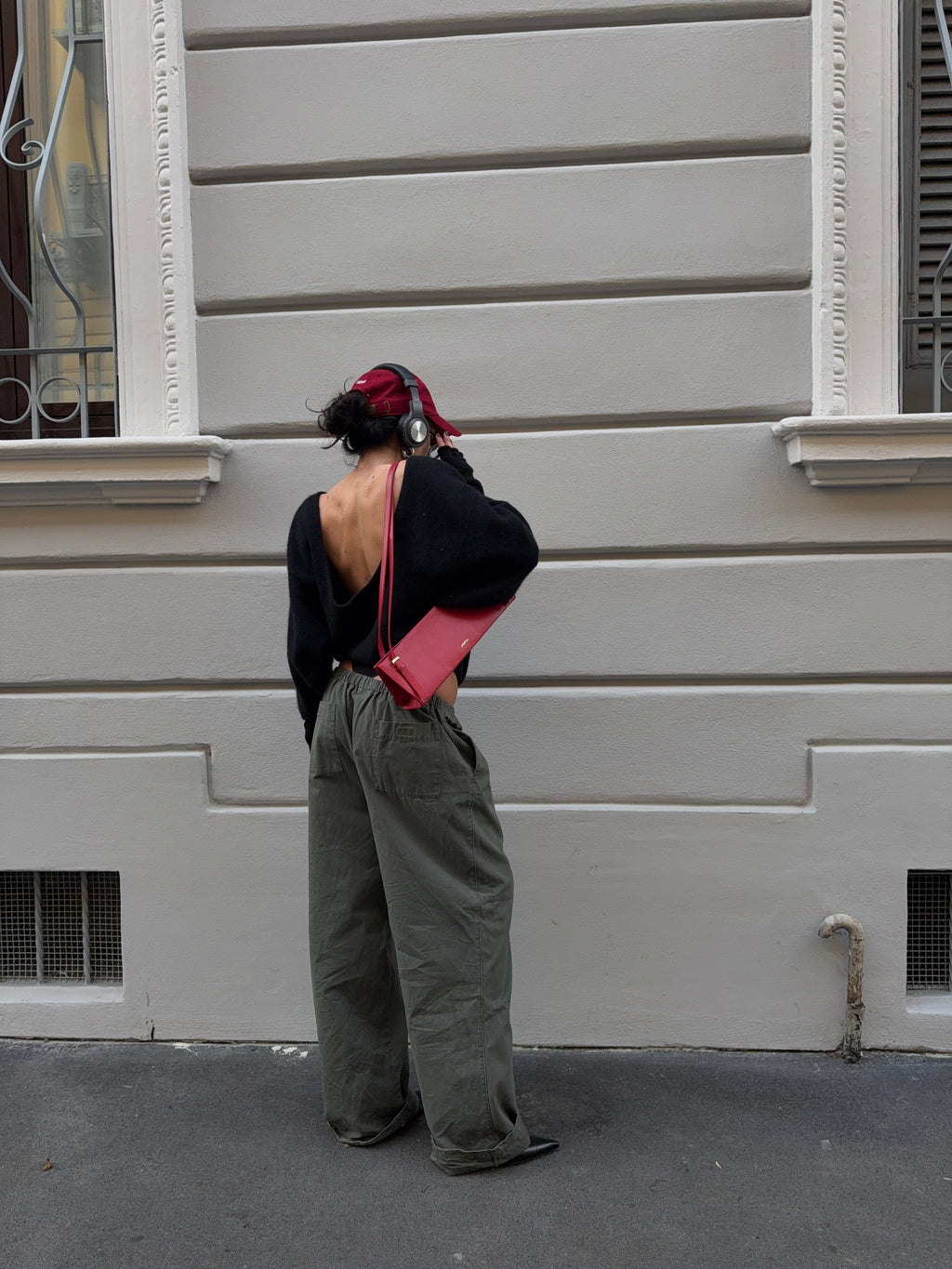 Backless jumper