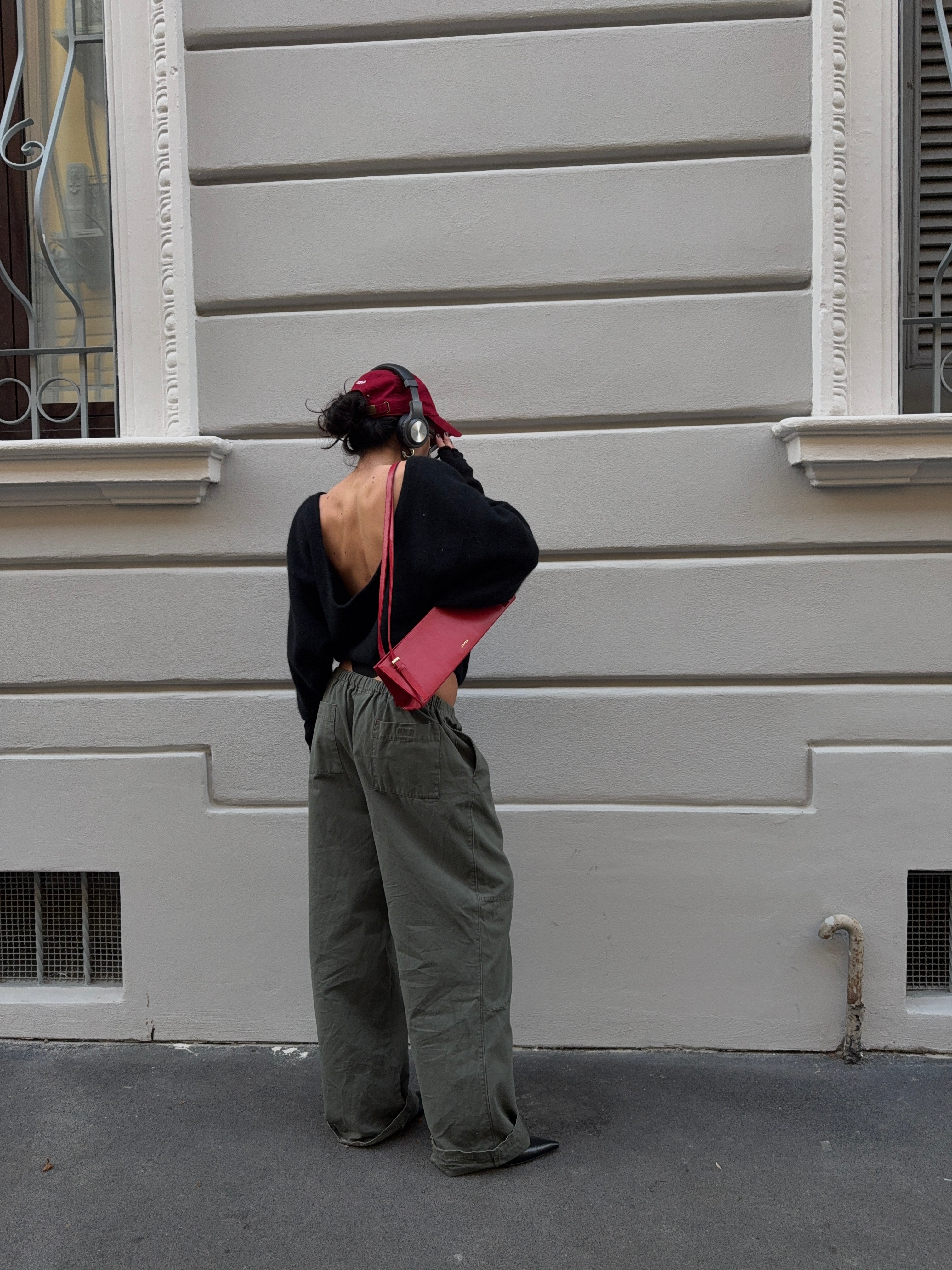 Backless jumper
