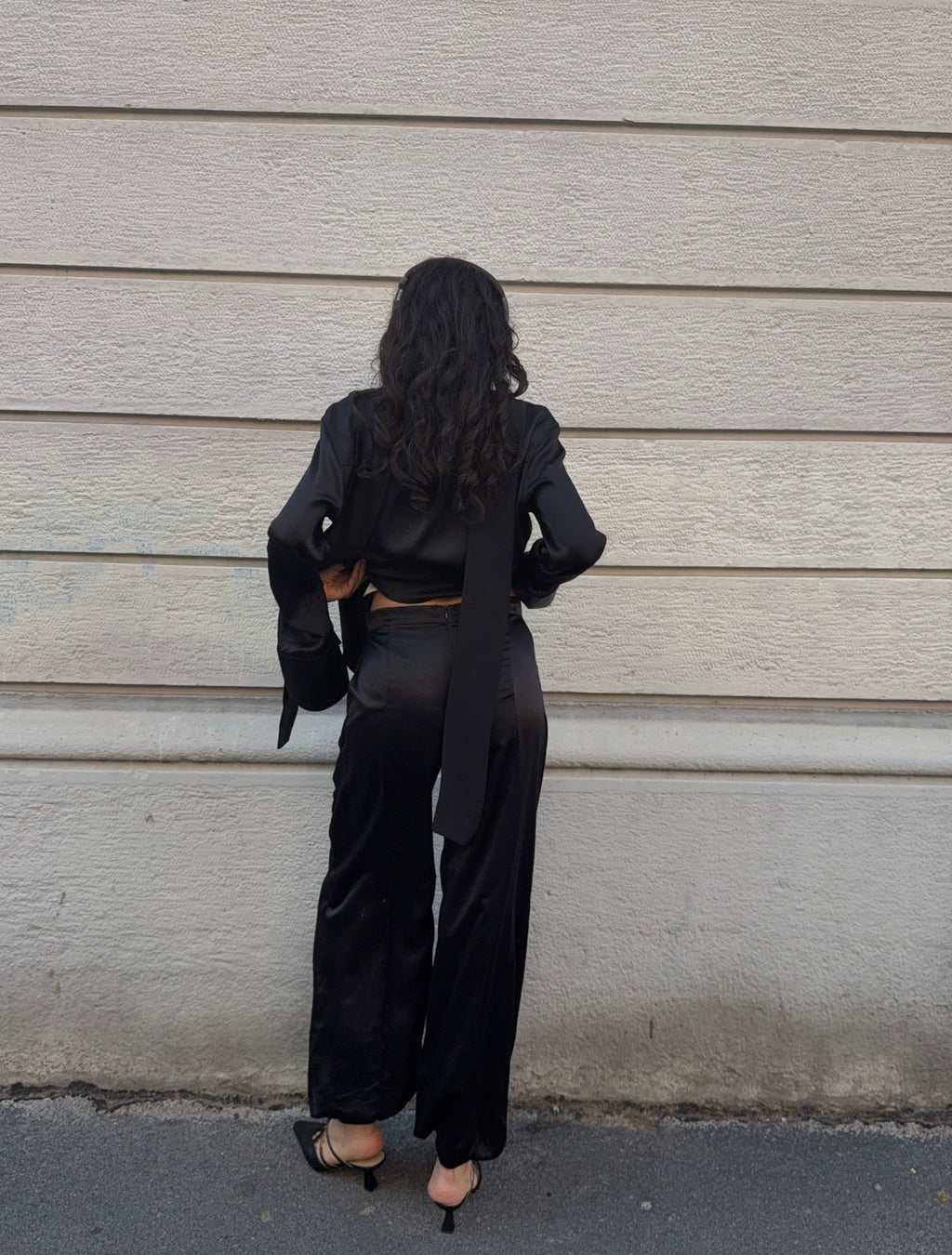 100 silk black joggers