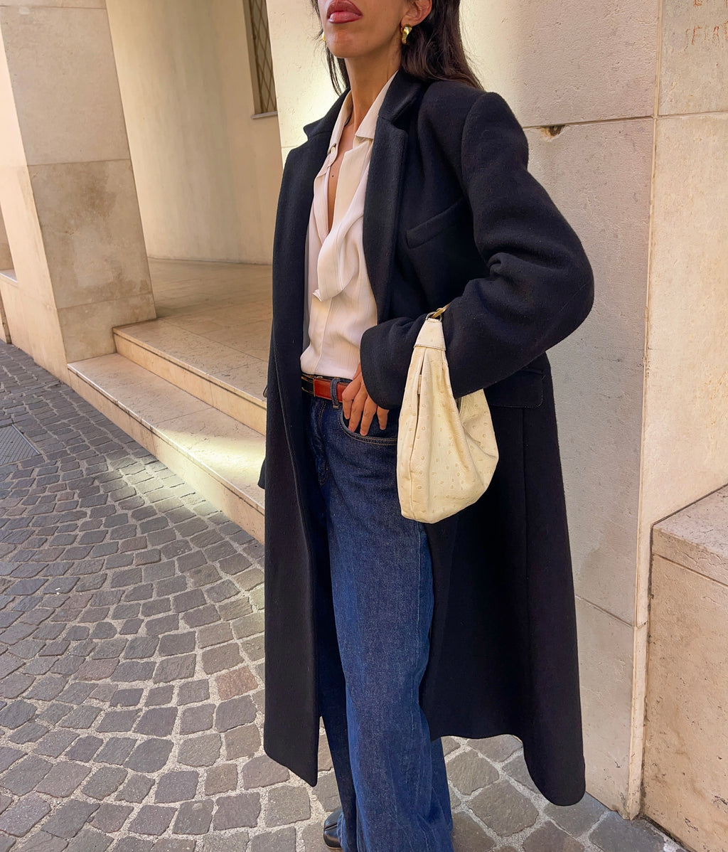 Il cappotto nero
