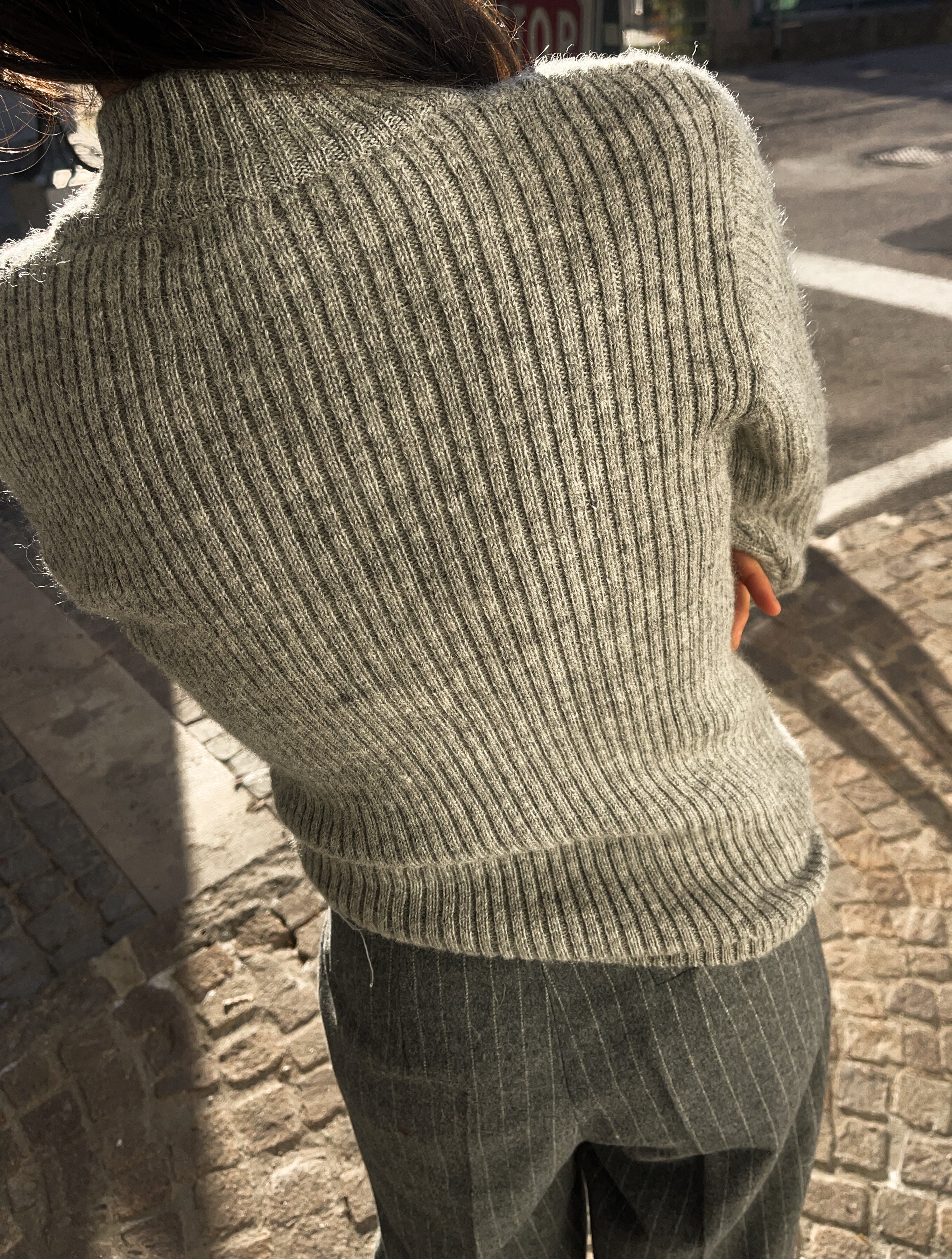 100 wool Grey ribbed jumper