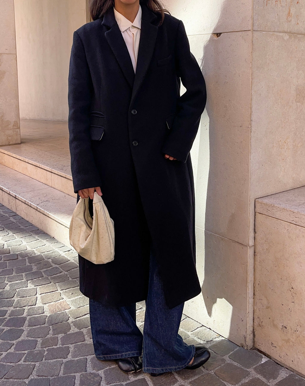 Il cappotto nero