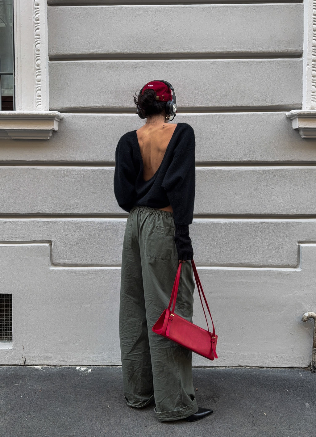 Backless jumper