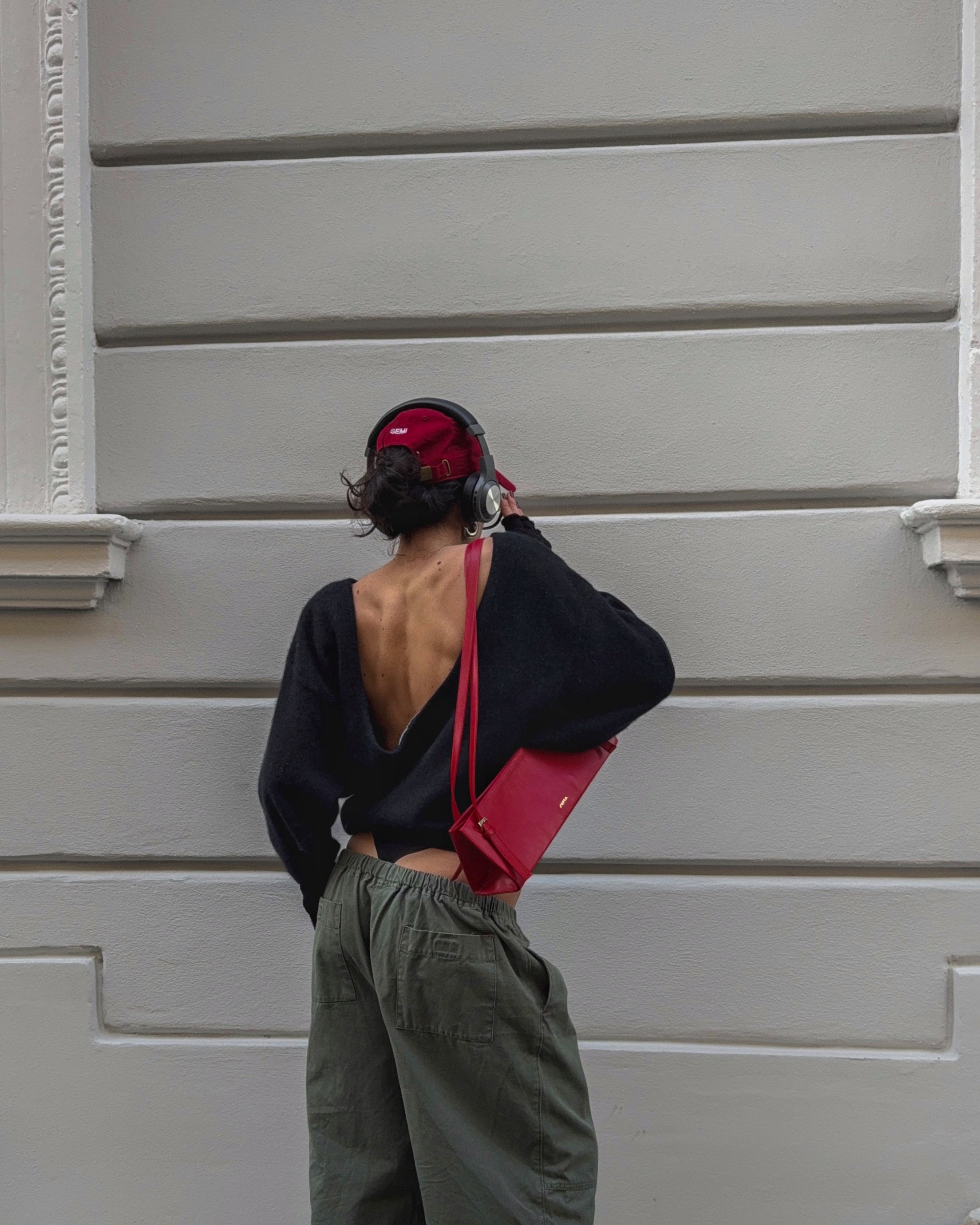 Backless jumper