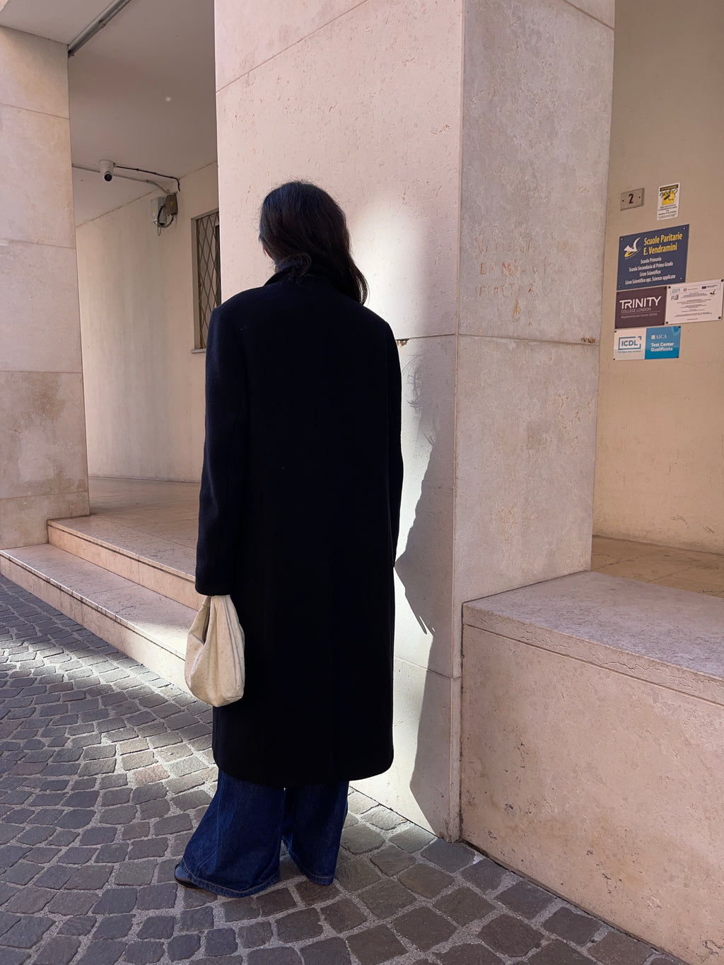 Il cappotto nero