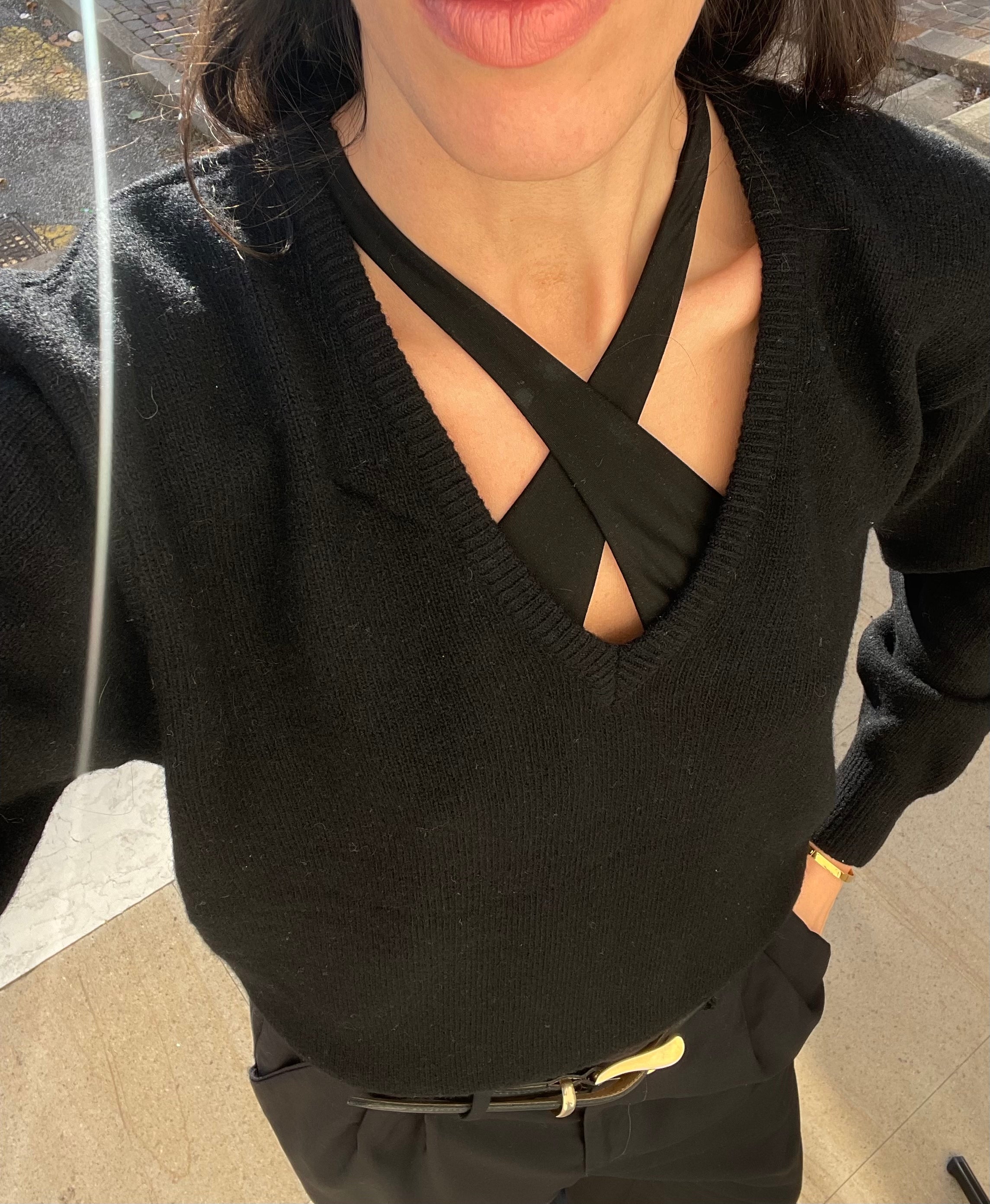 V neck balck wool jumper
