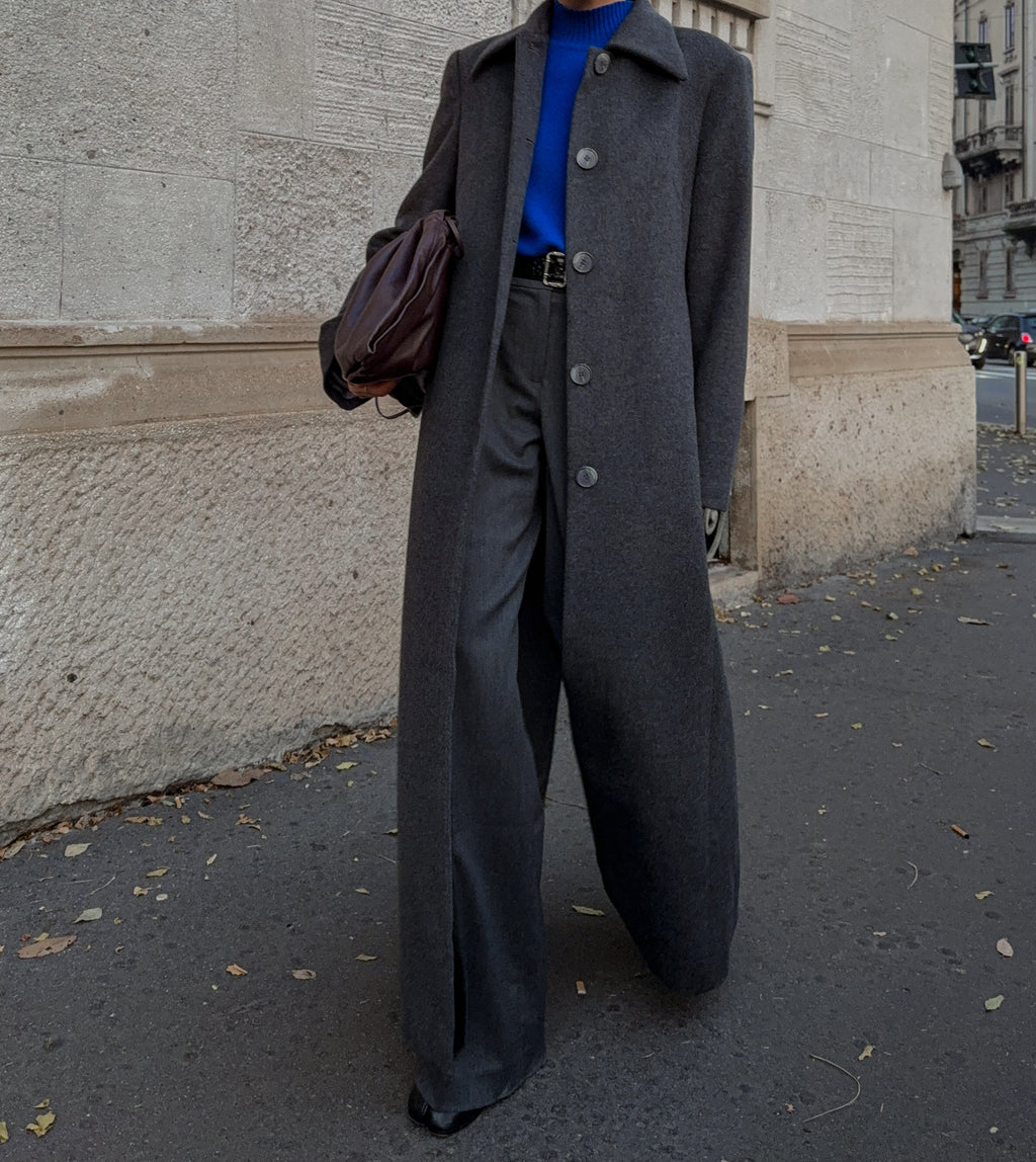 Lunghissimo grey coat *