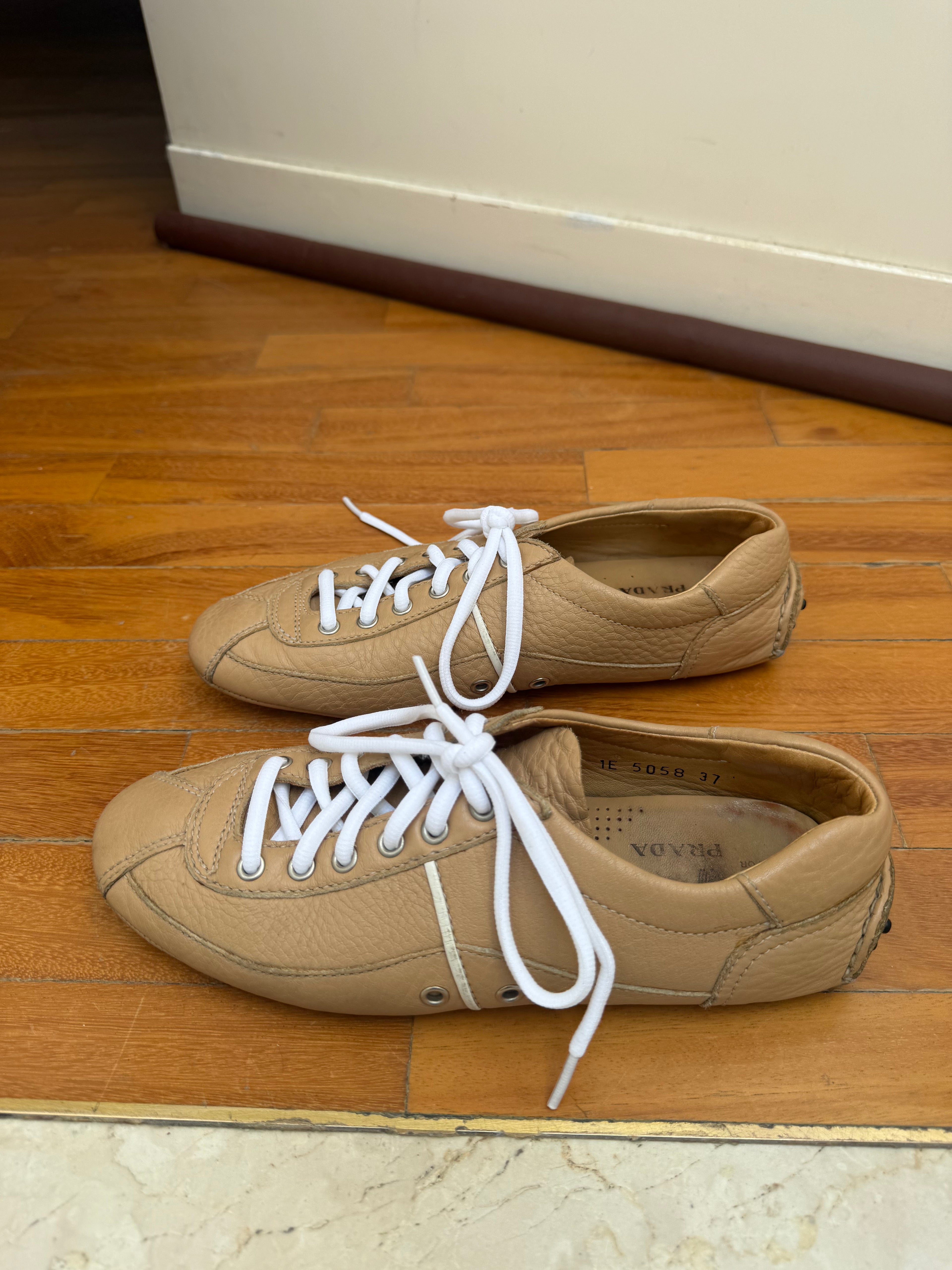 Car shoe x Prada vintage y2k sneakers