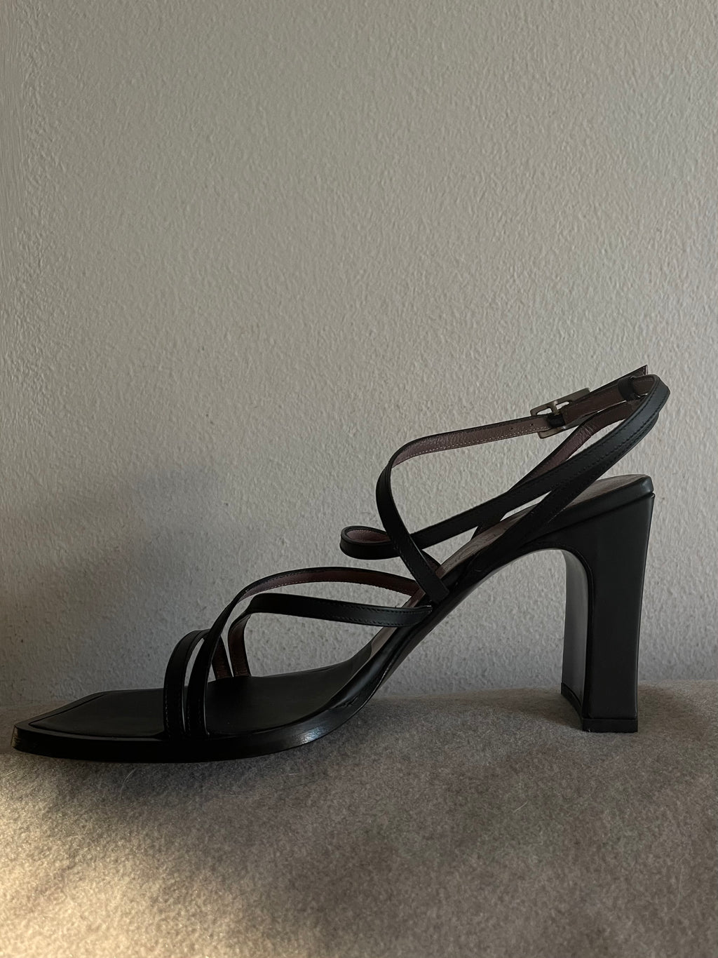 100 leather new vintage sandals