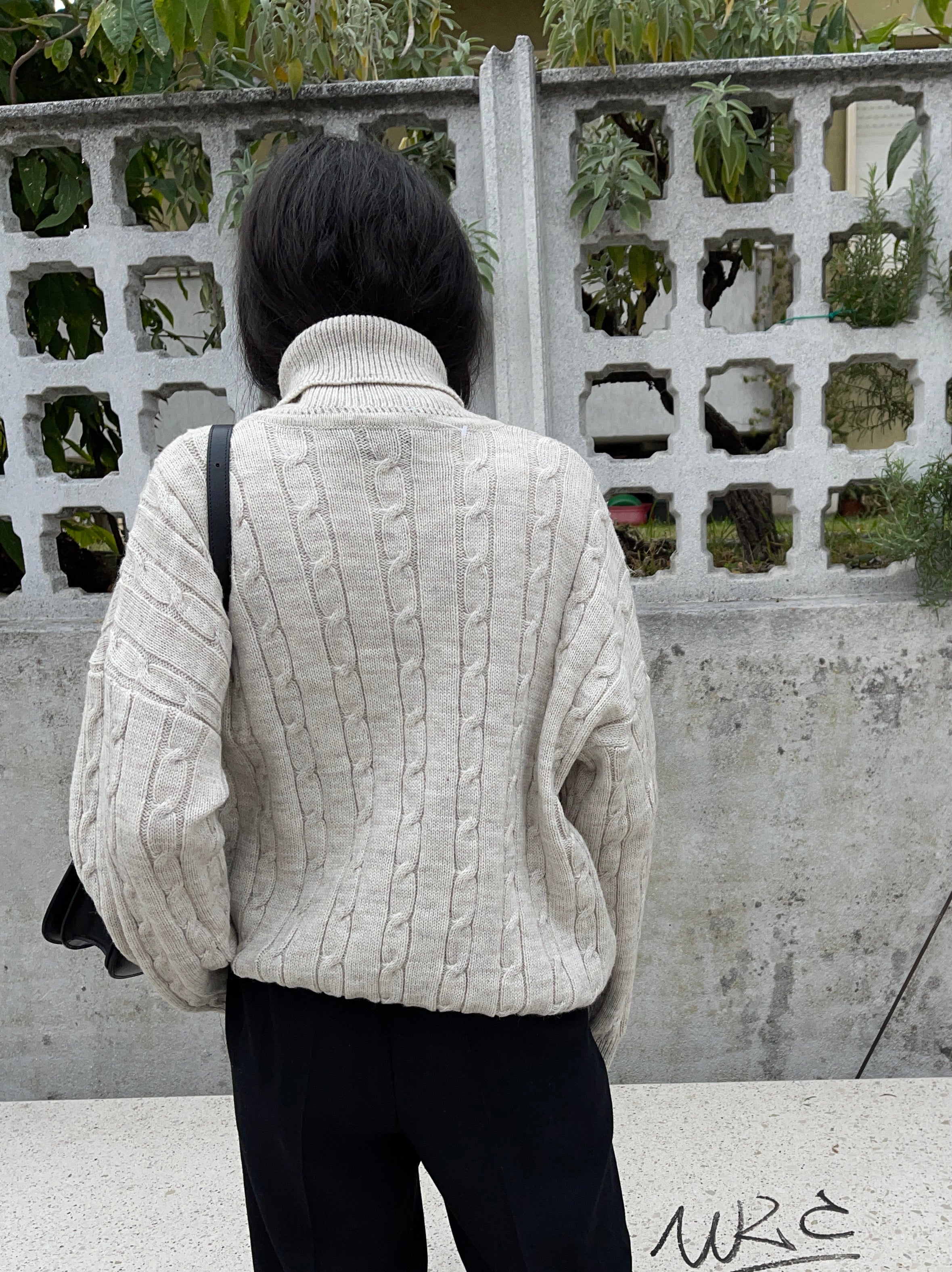 Cable knit beige jumper