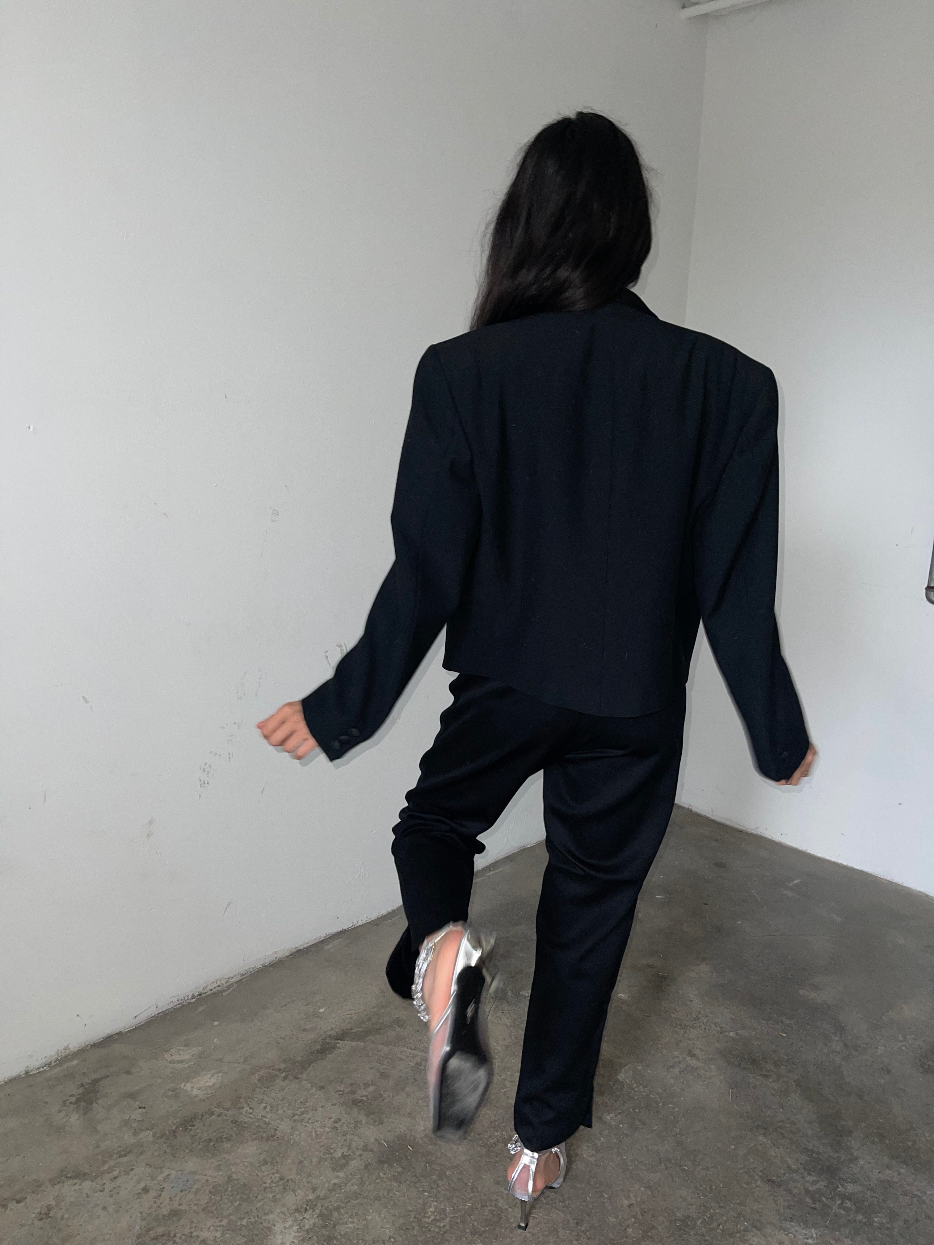 100 light wool trousers