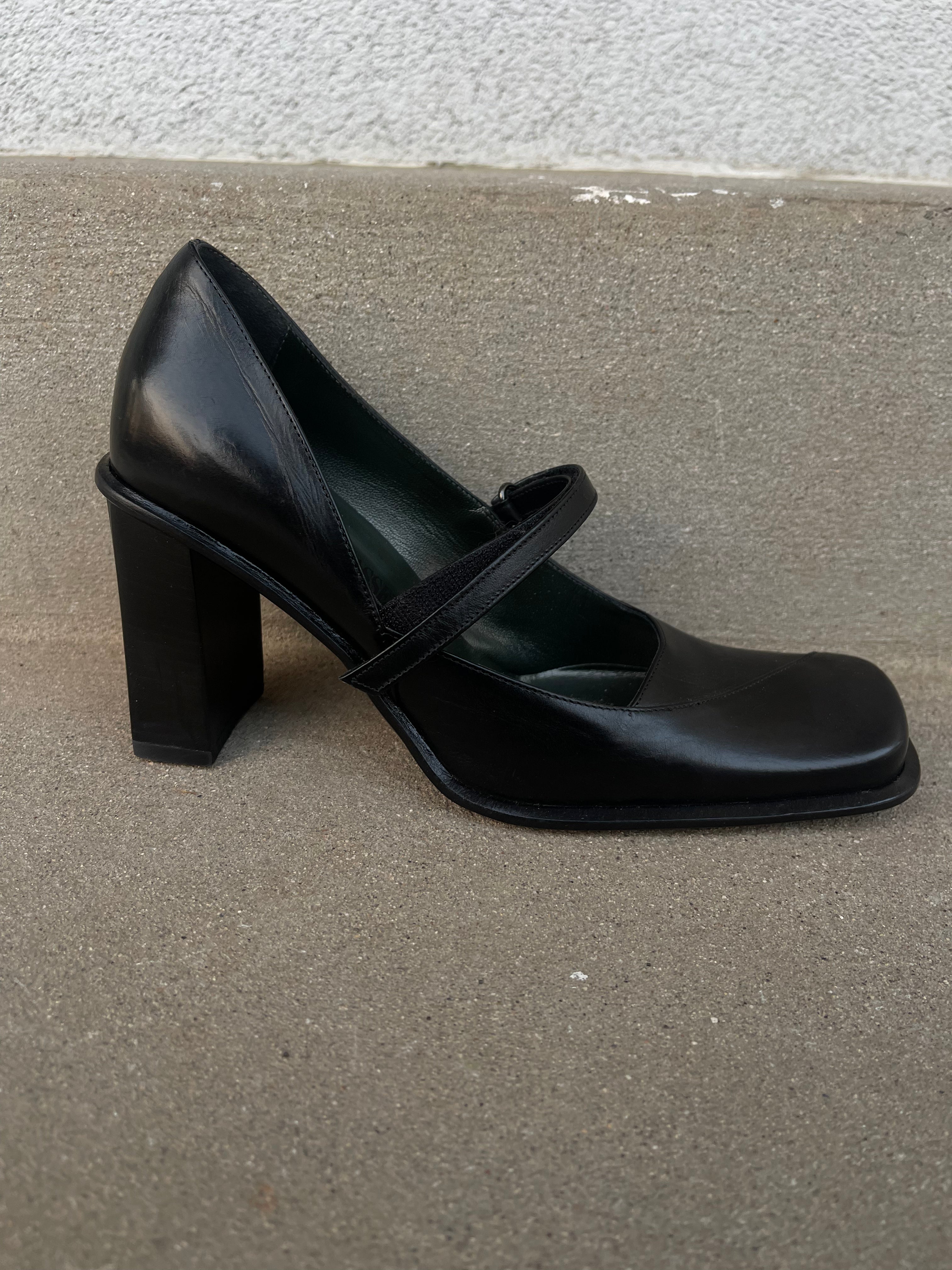 Black leather Mary Jane