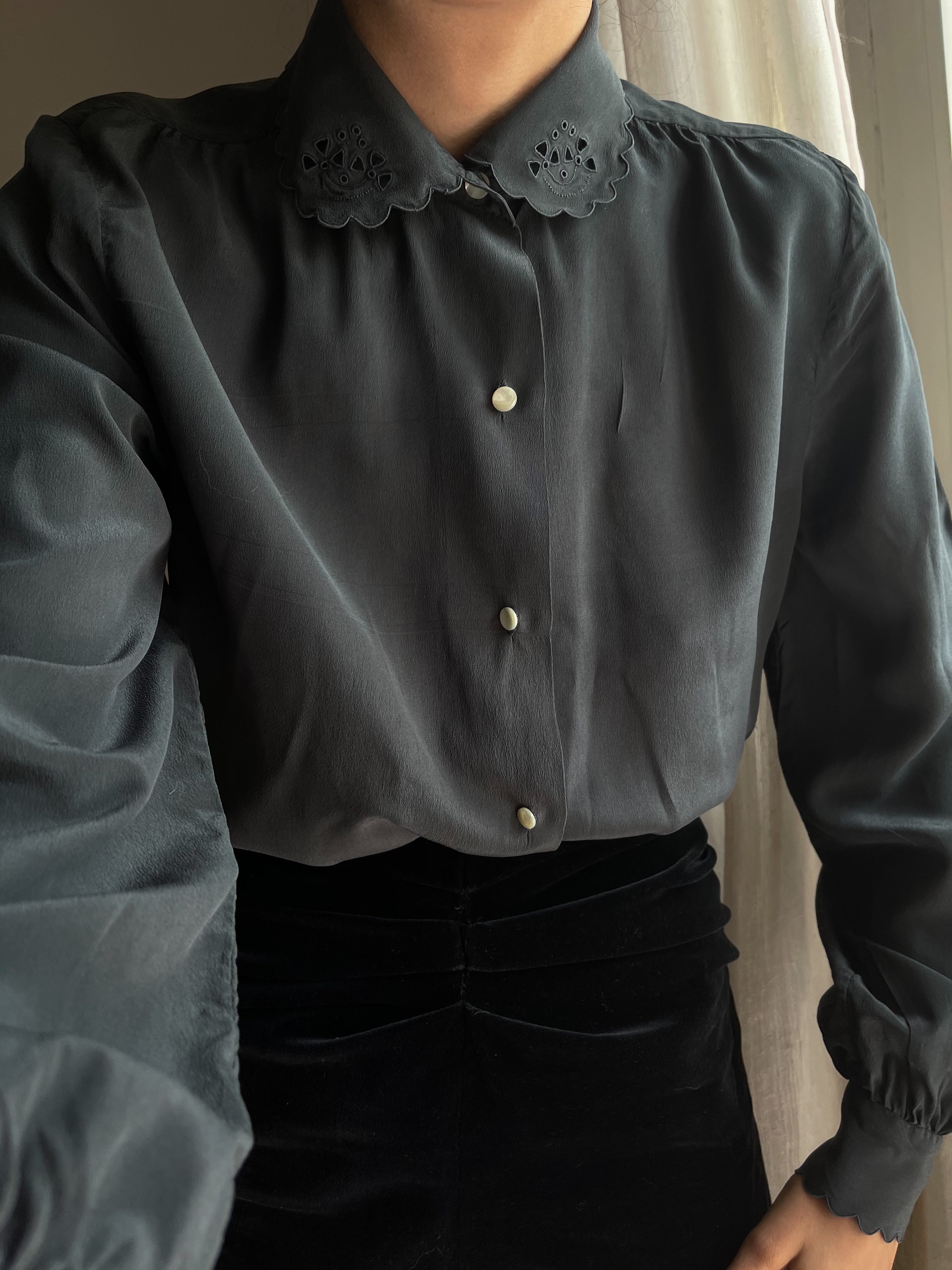 Collar silk shirt