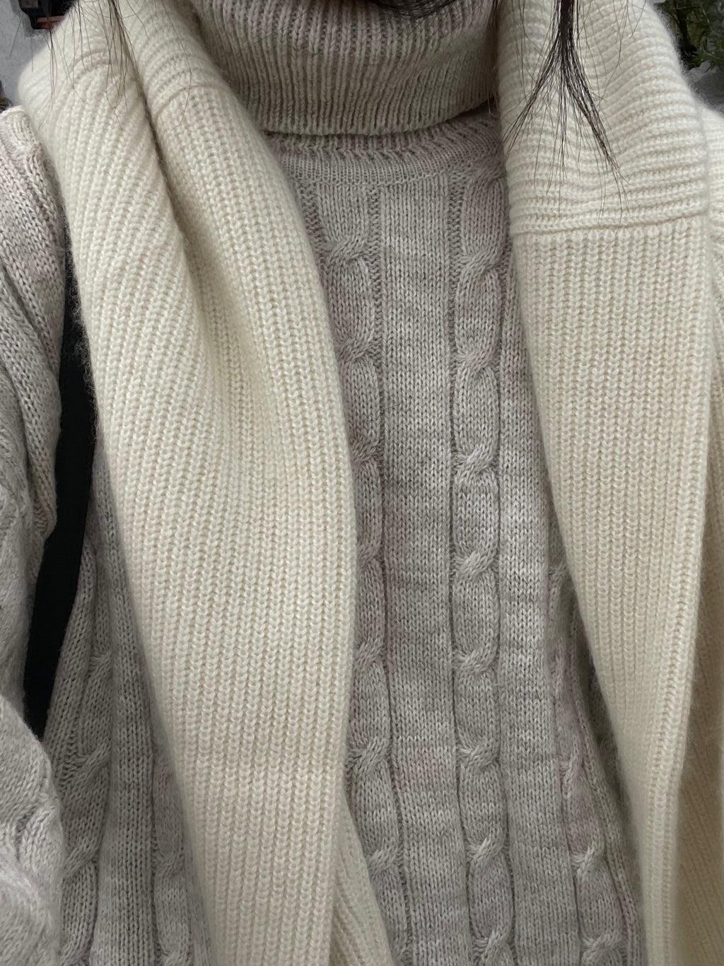Cable knit beige jumper