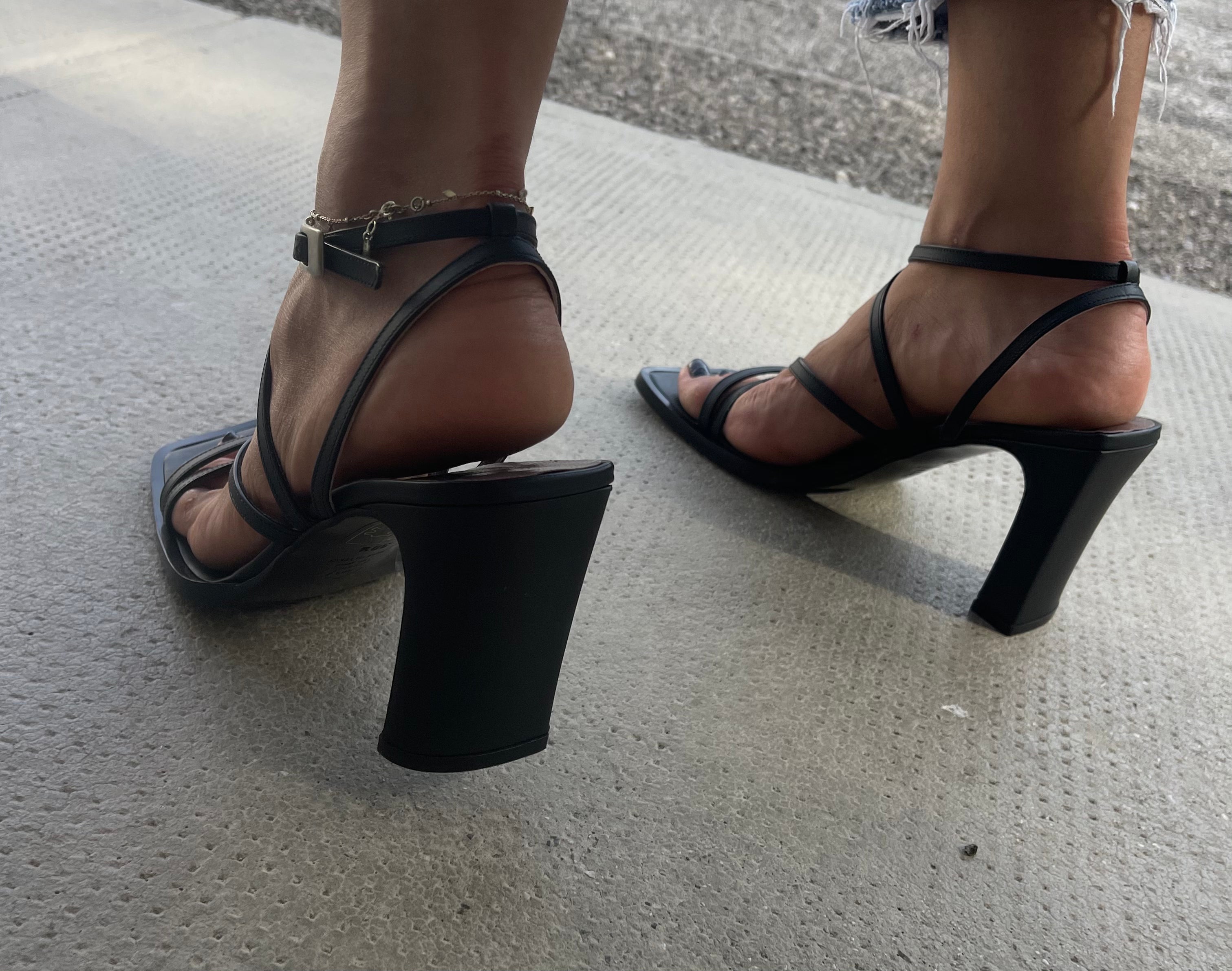100 leather new vintage sandals
