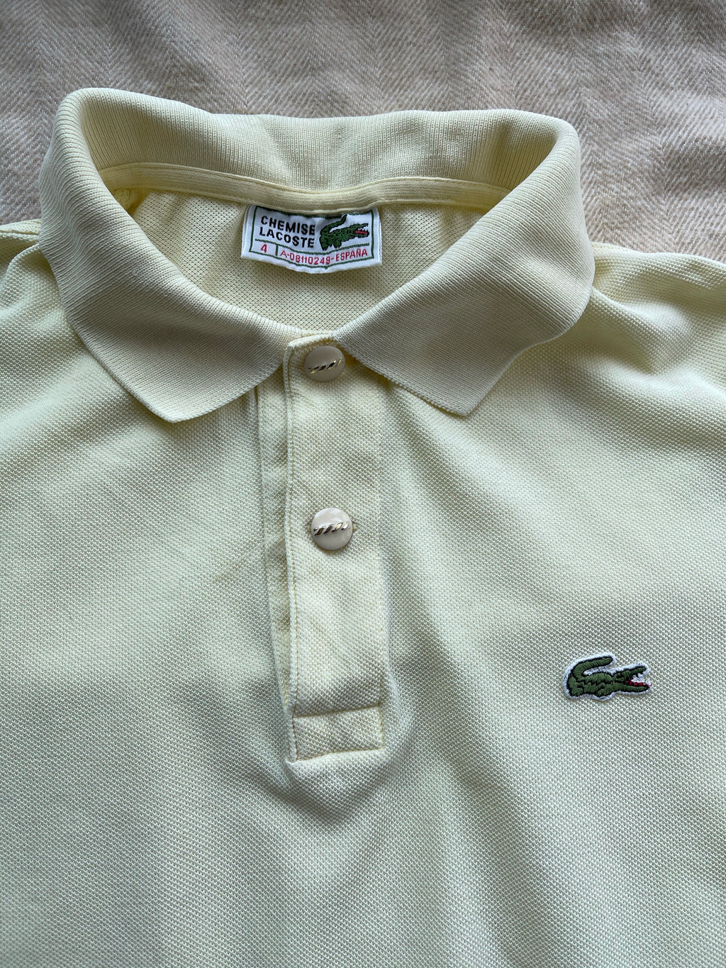 Pale yellow Polo Lacoste Vintage