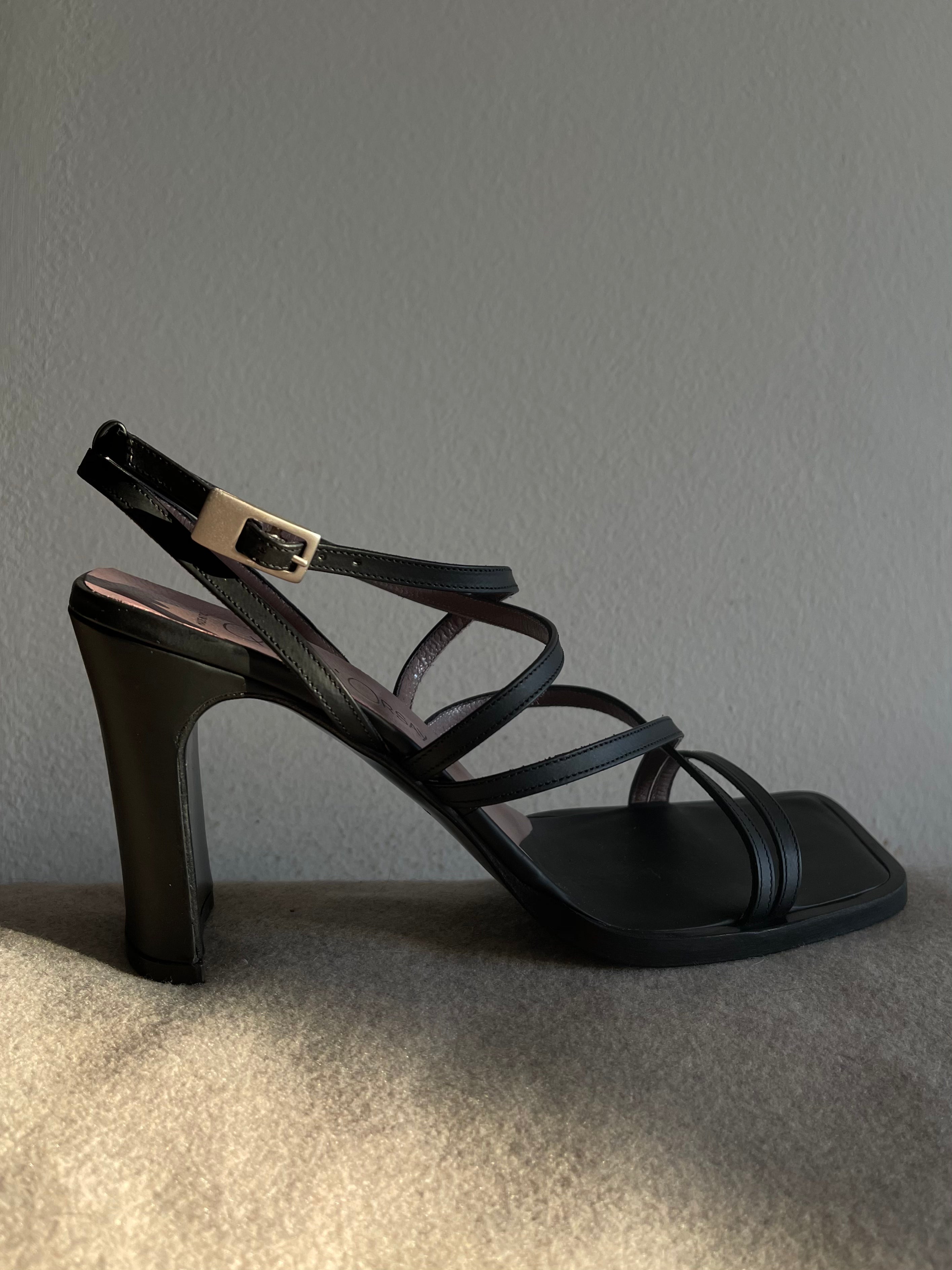 100 leather new vintage sandals