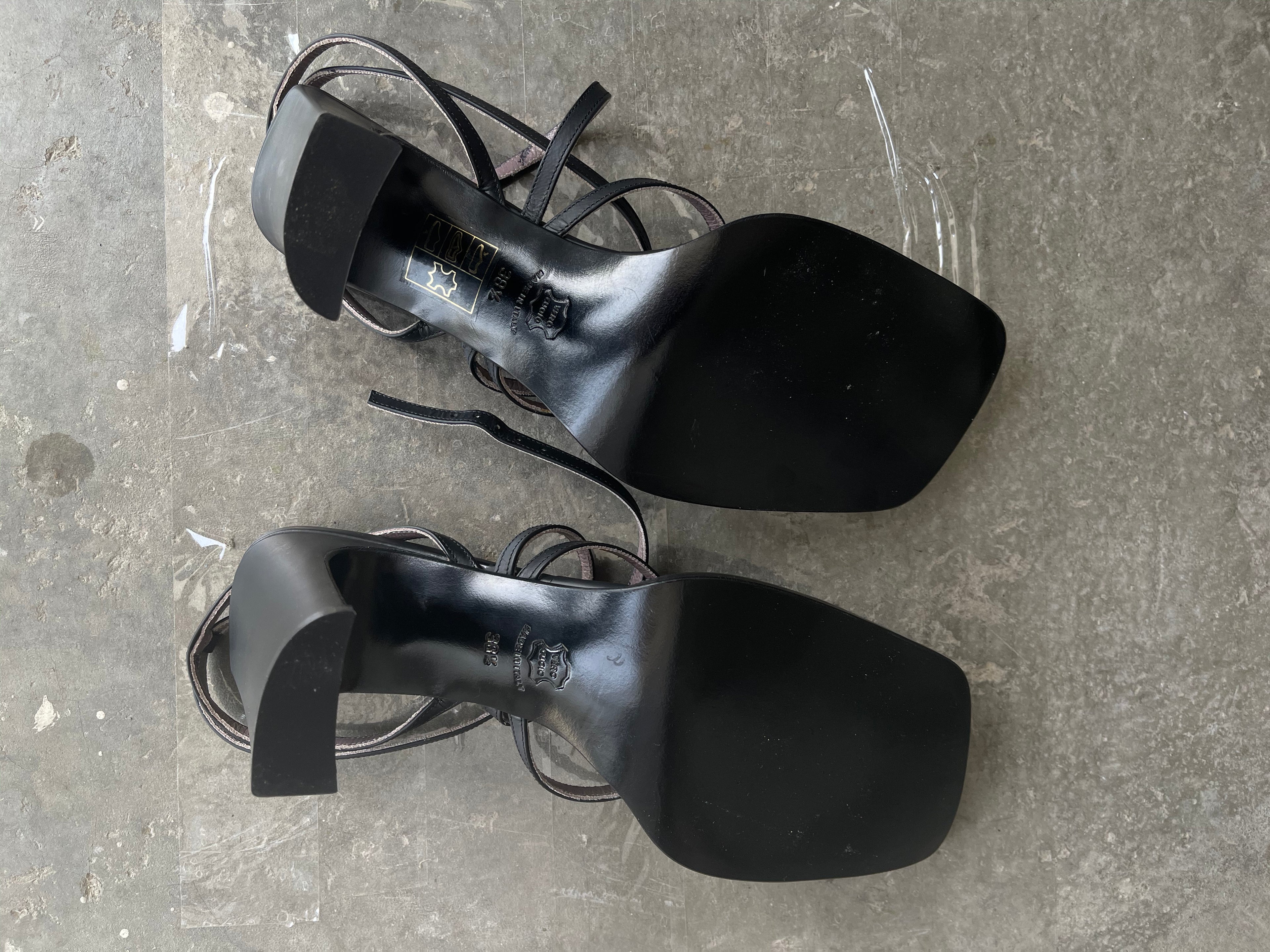 100 leather new vintage sandals