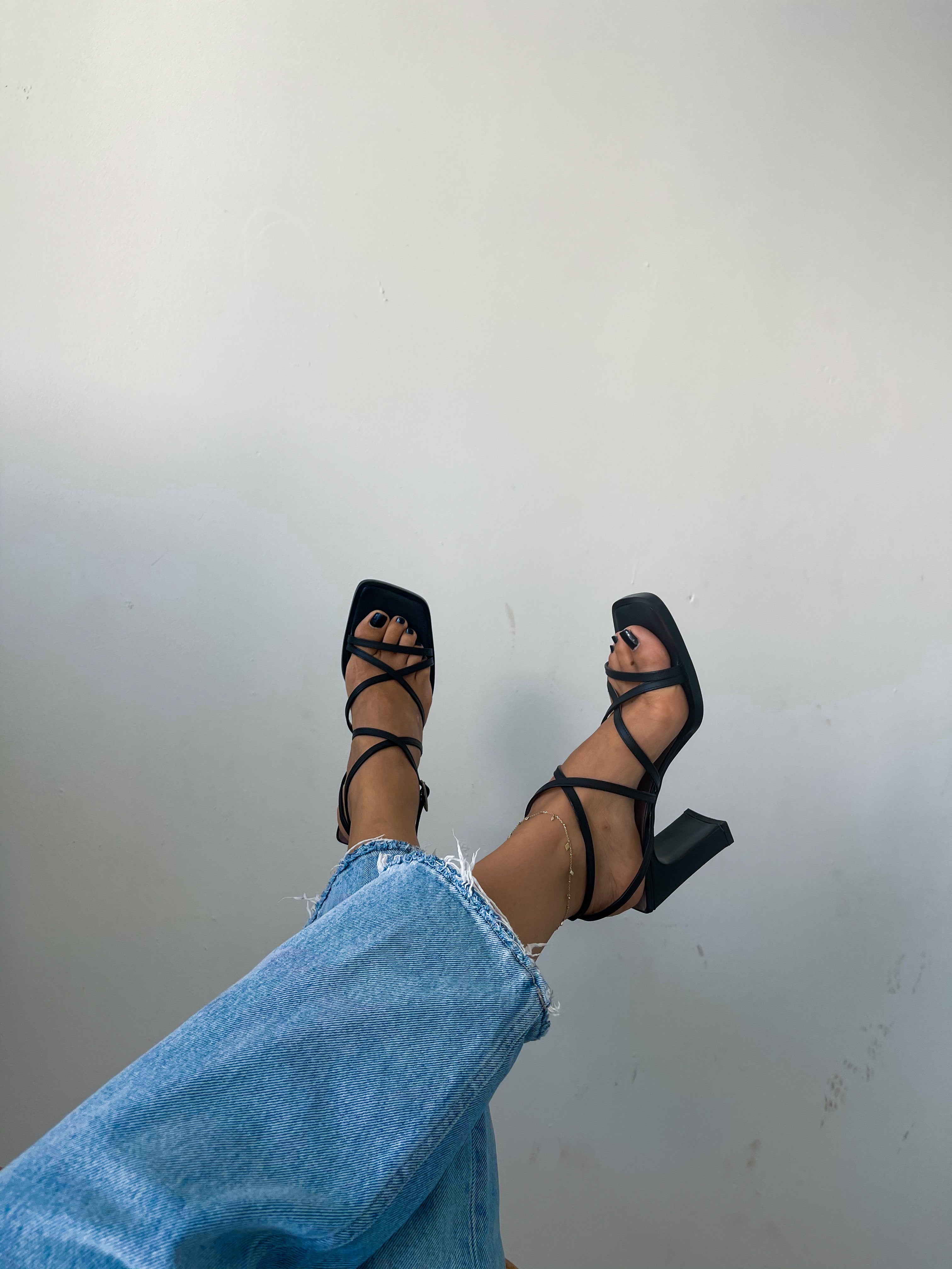 100 leather new vintage sandals