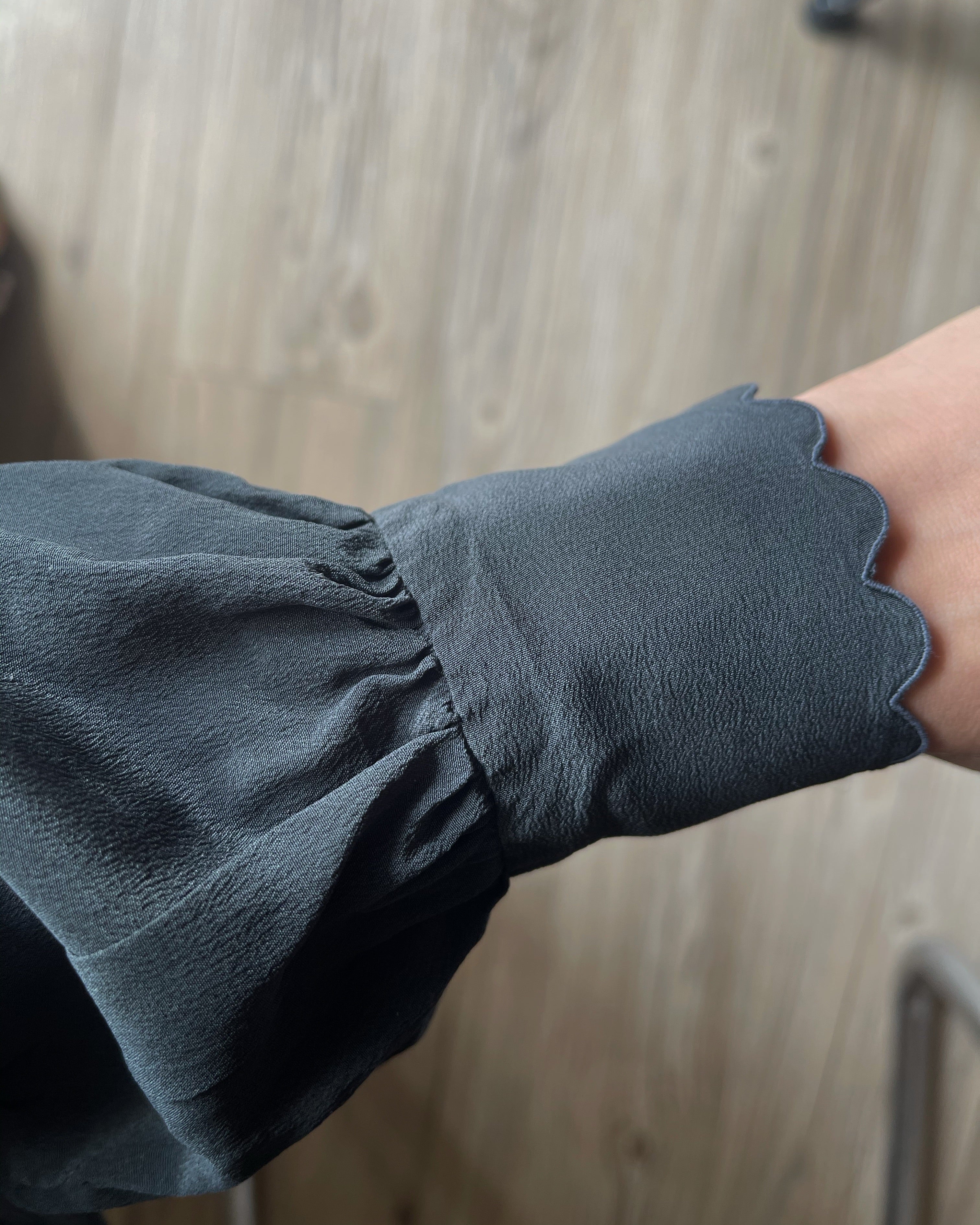 Collar silk shirt
