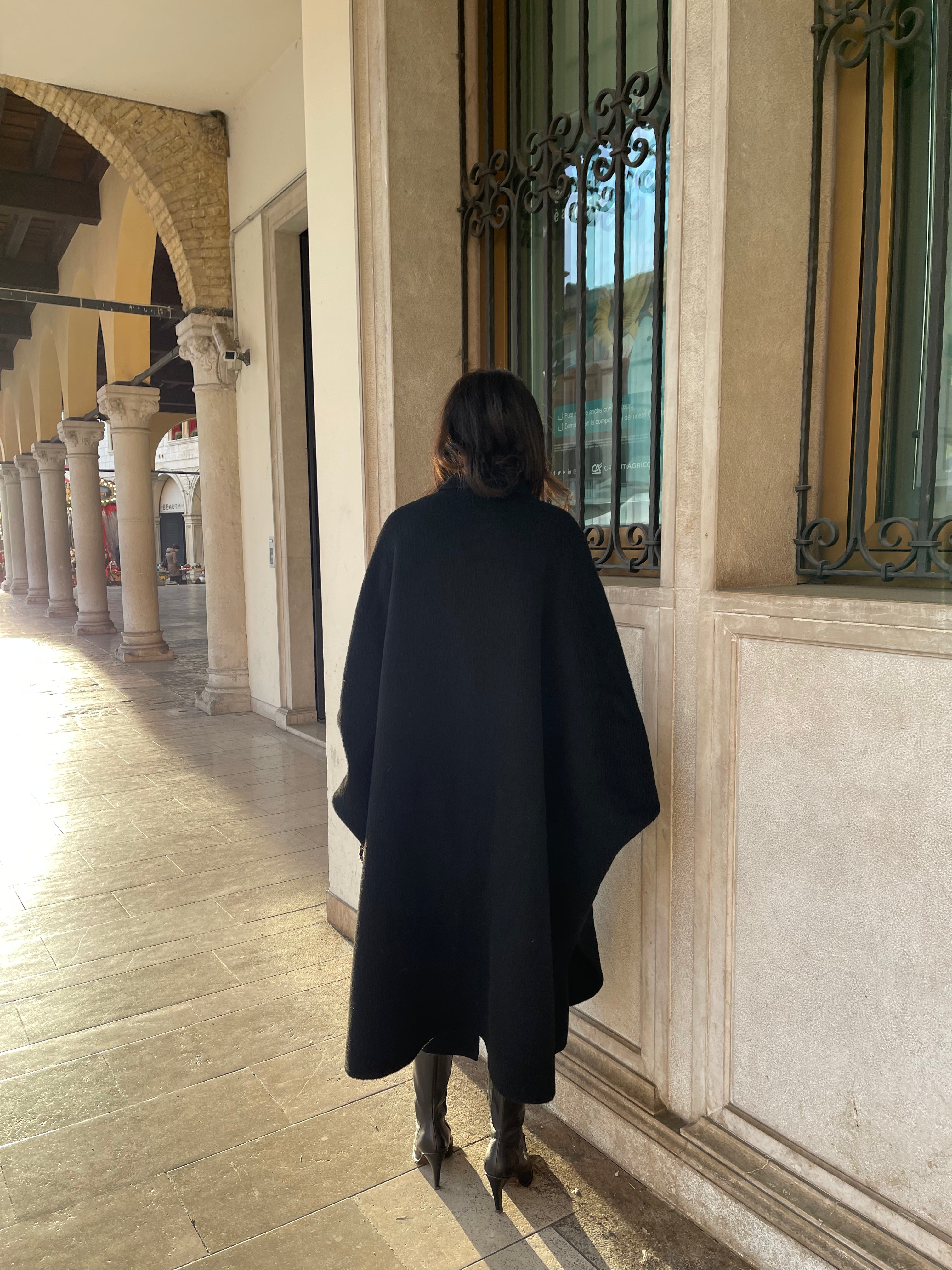Morticia cape