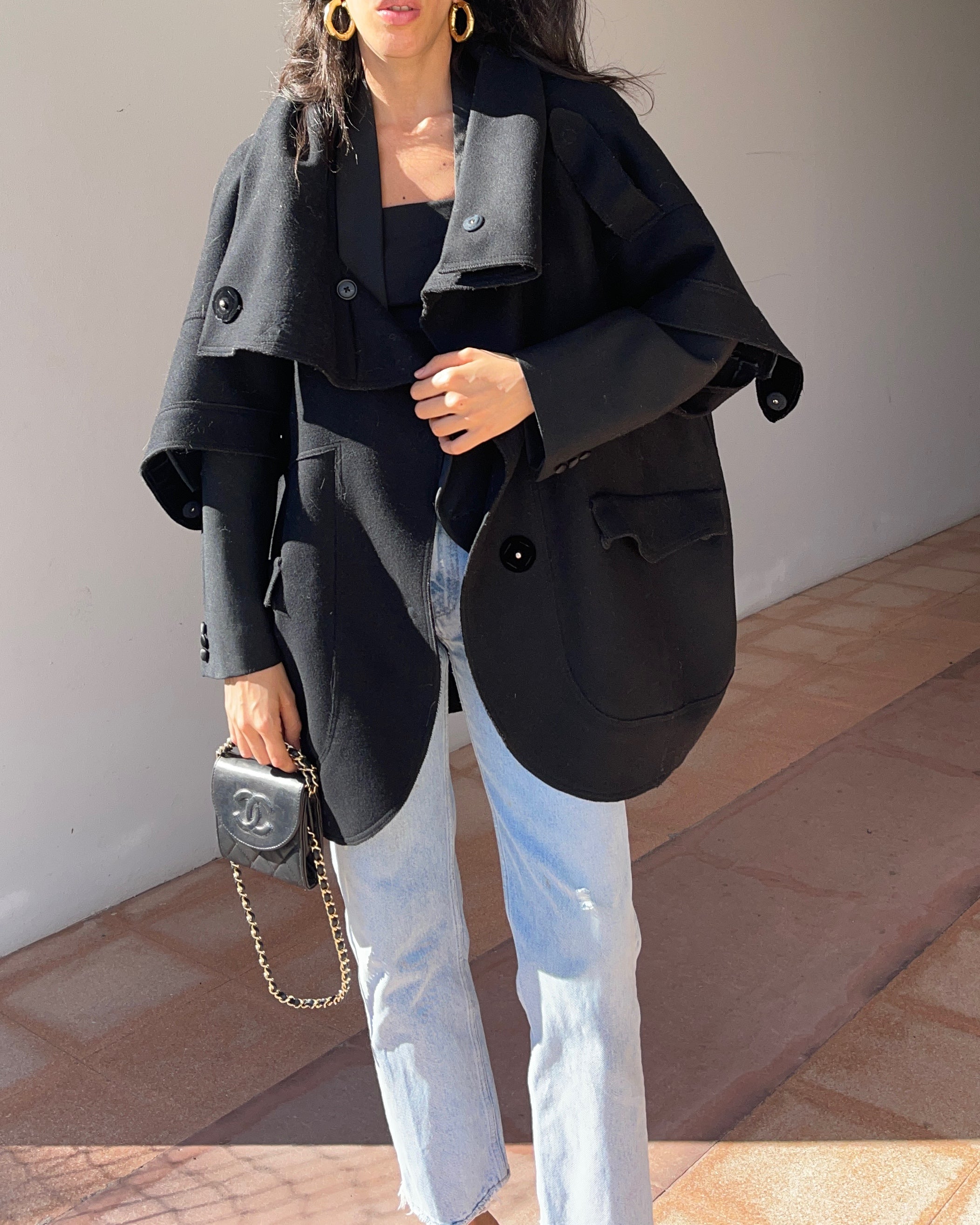 6267 - 100% wool black cape