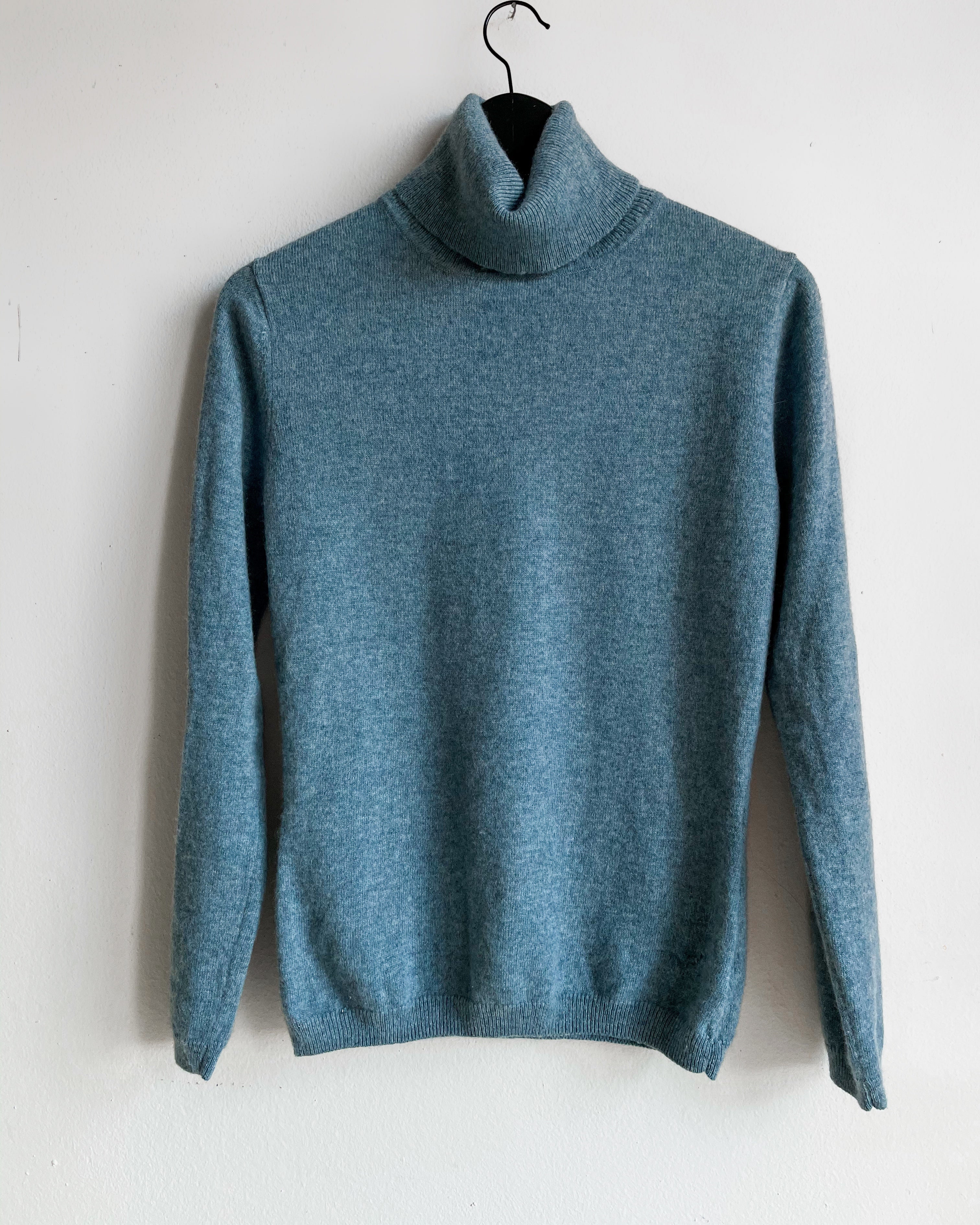 100 wool turtleneck jumper