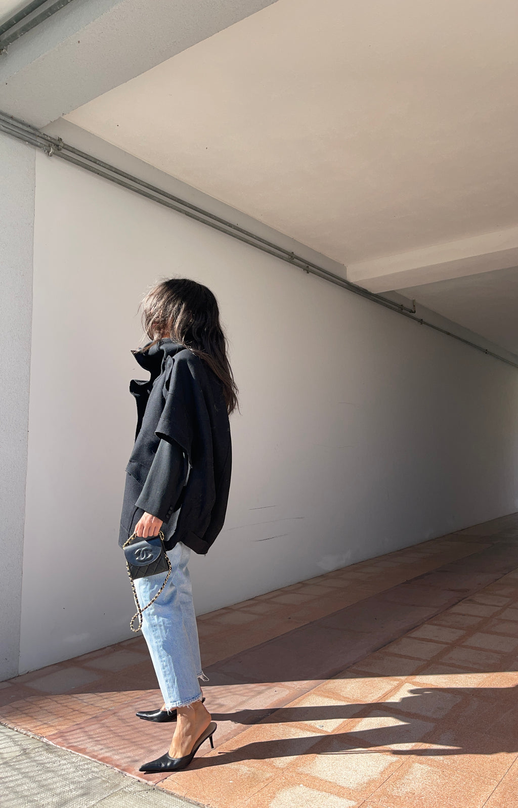 6267 - 100% wool black cape
