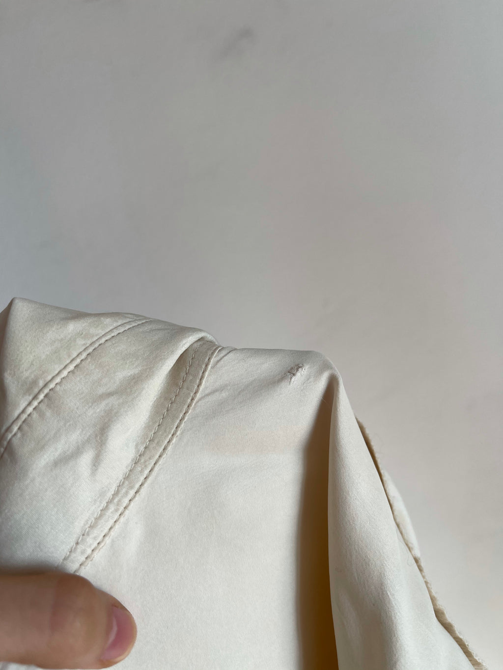 SPECIAL PRICE *% Silk button down shirt