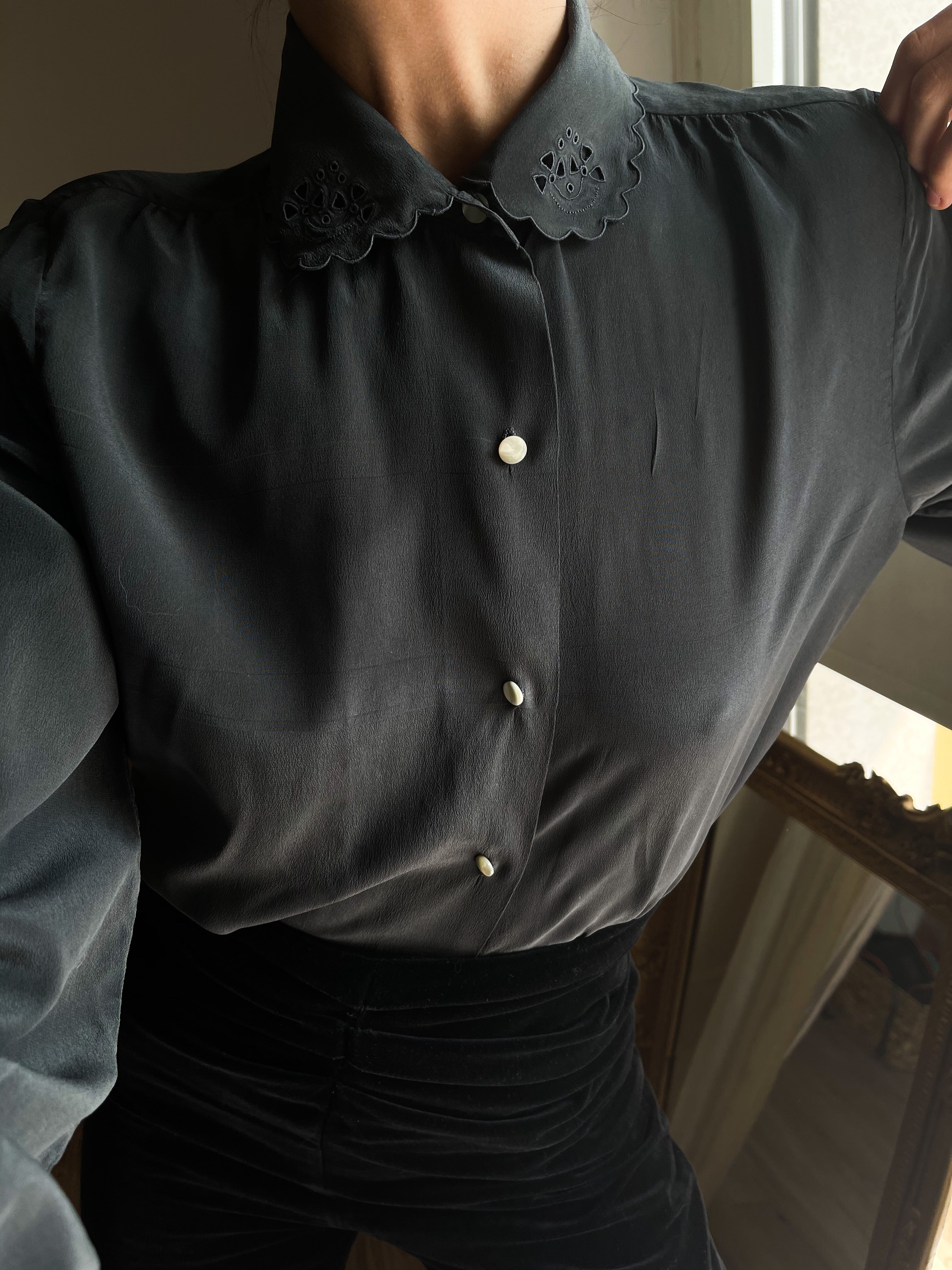 Collar silk shirt