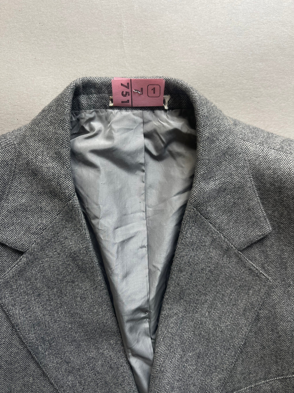 Grey spigato blazer